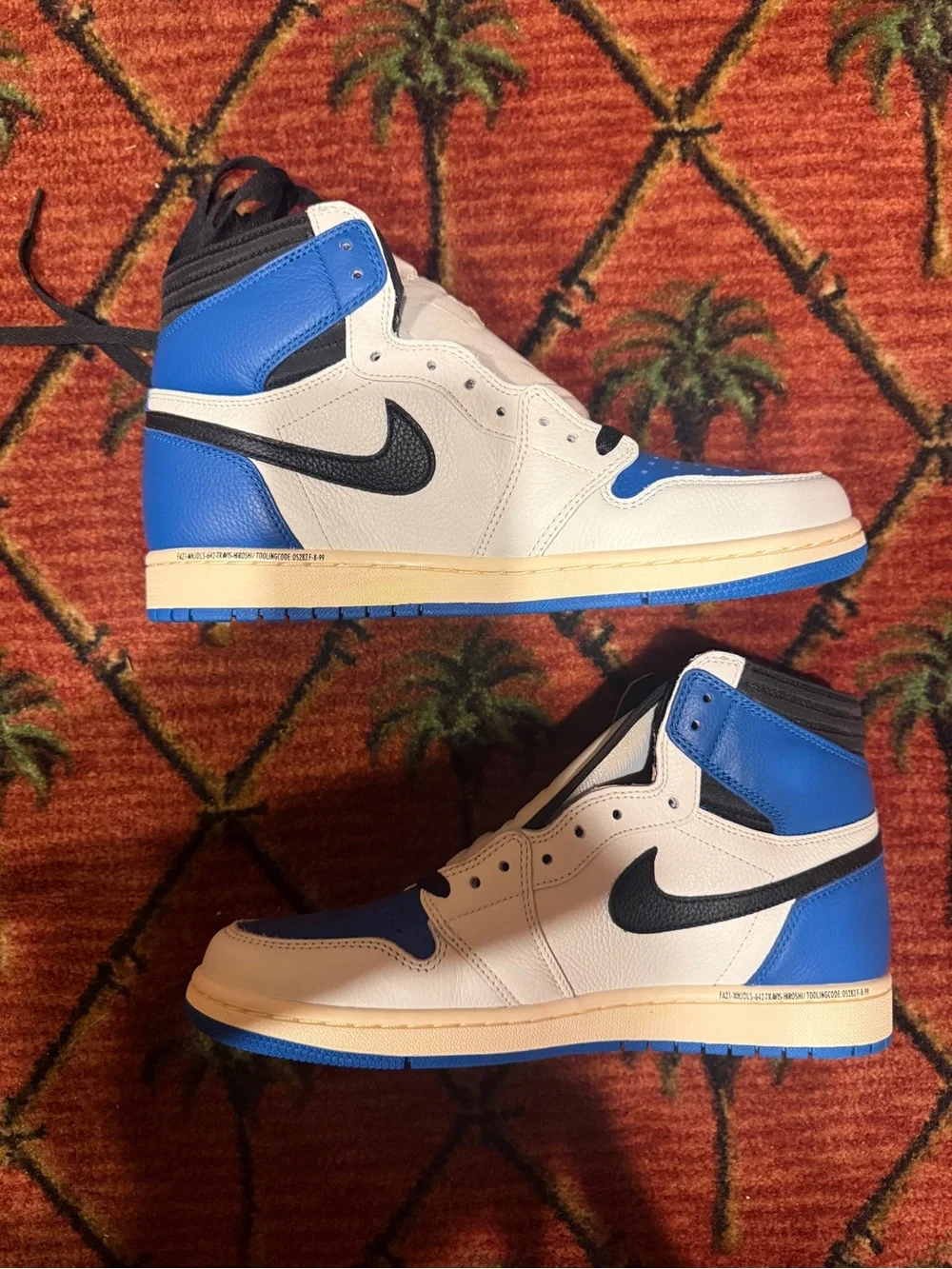 Nike Jordan 1 Travis Scott fragment